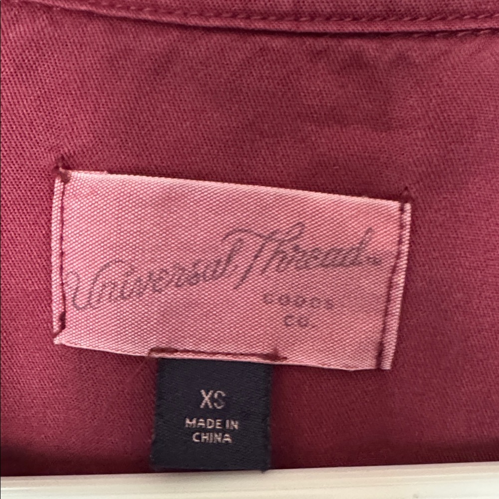 Universal Thread Maroon Top - Picture 2 of 3
